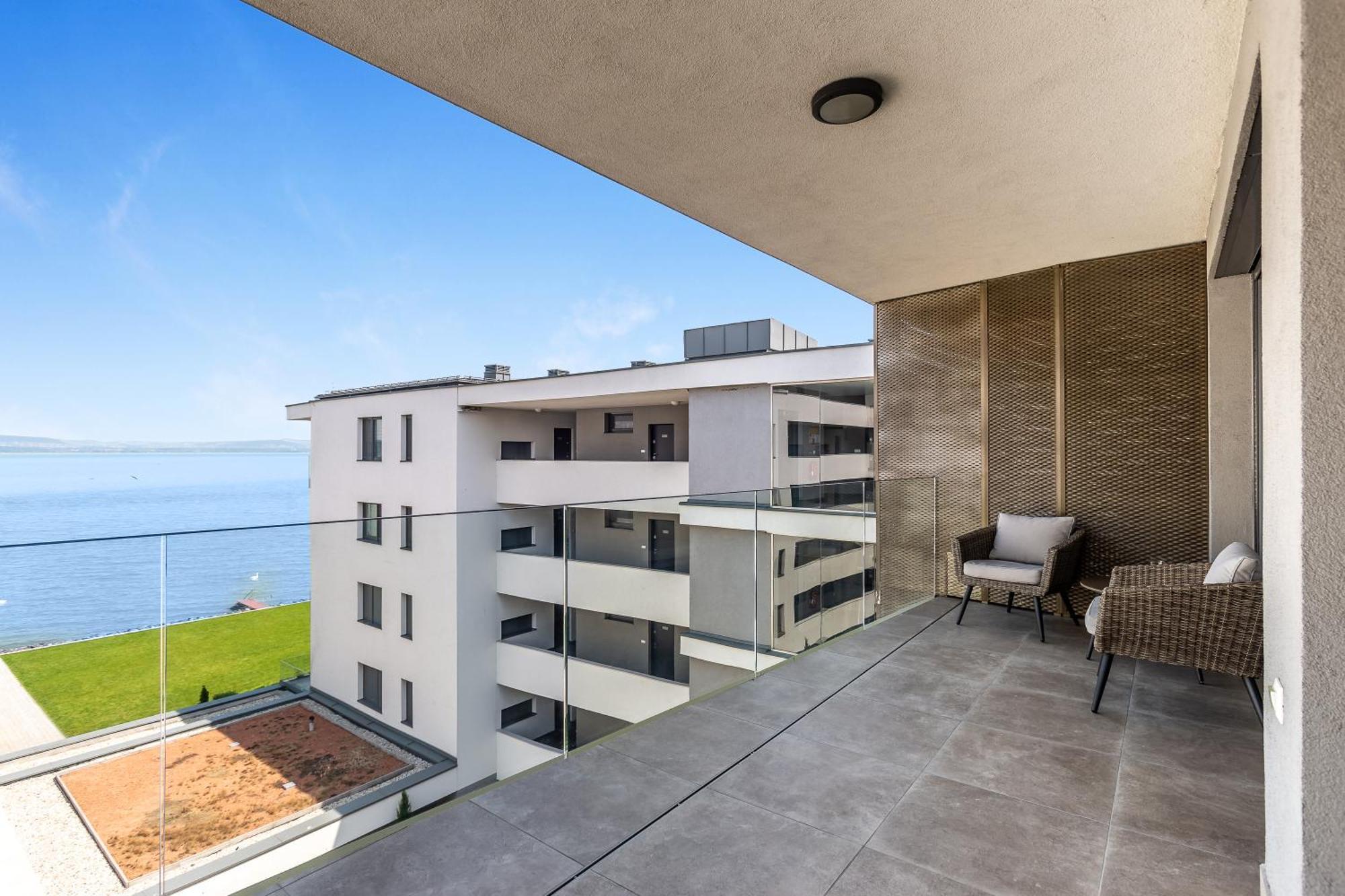 Lake Side Luxury Steps To The Lake Lela - Happy Rentals Balatonlelle Exteriér fotografie