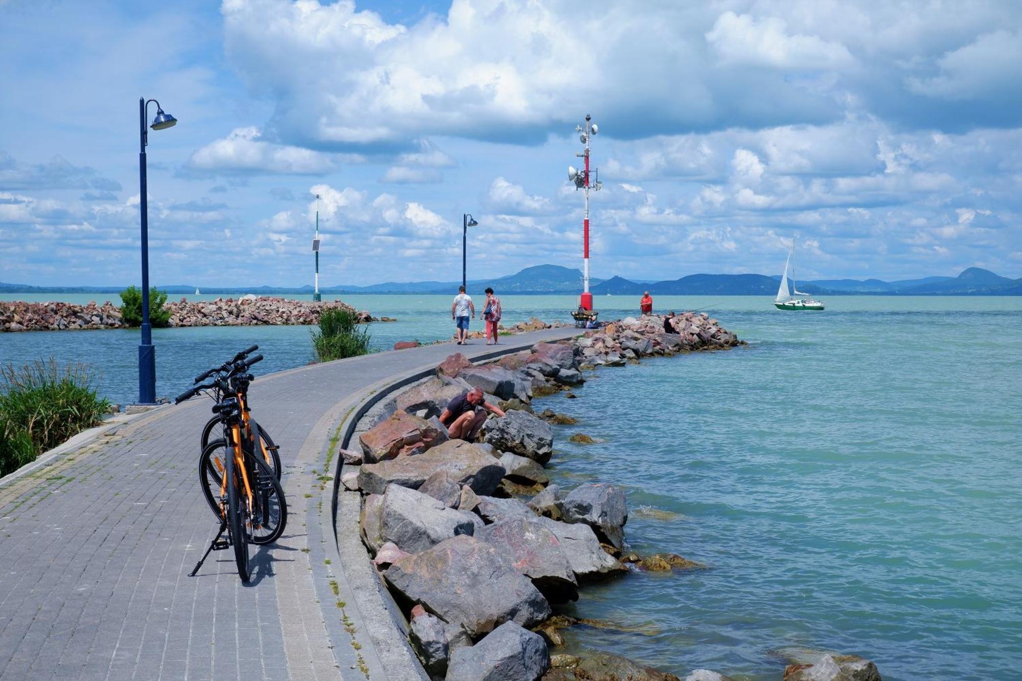 Lake Side Luxury Steps To The Lake Lela - Happy Rentals Balatonlelle Exteriér fotografie