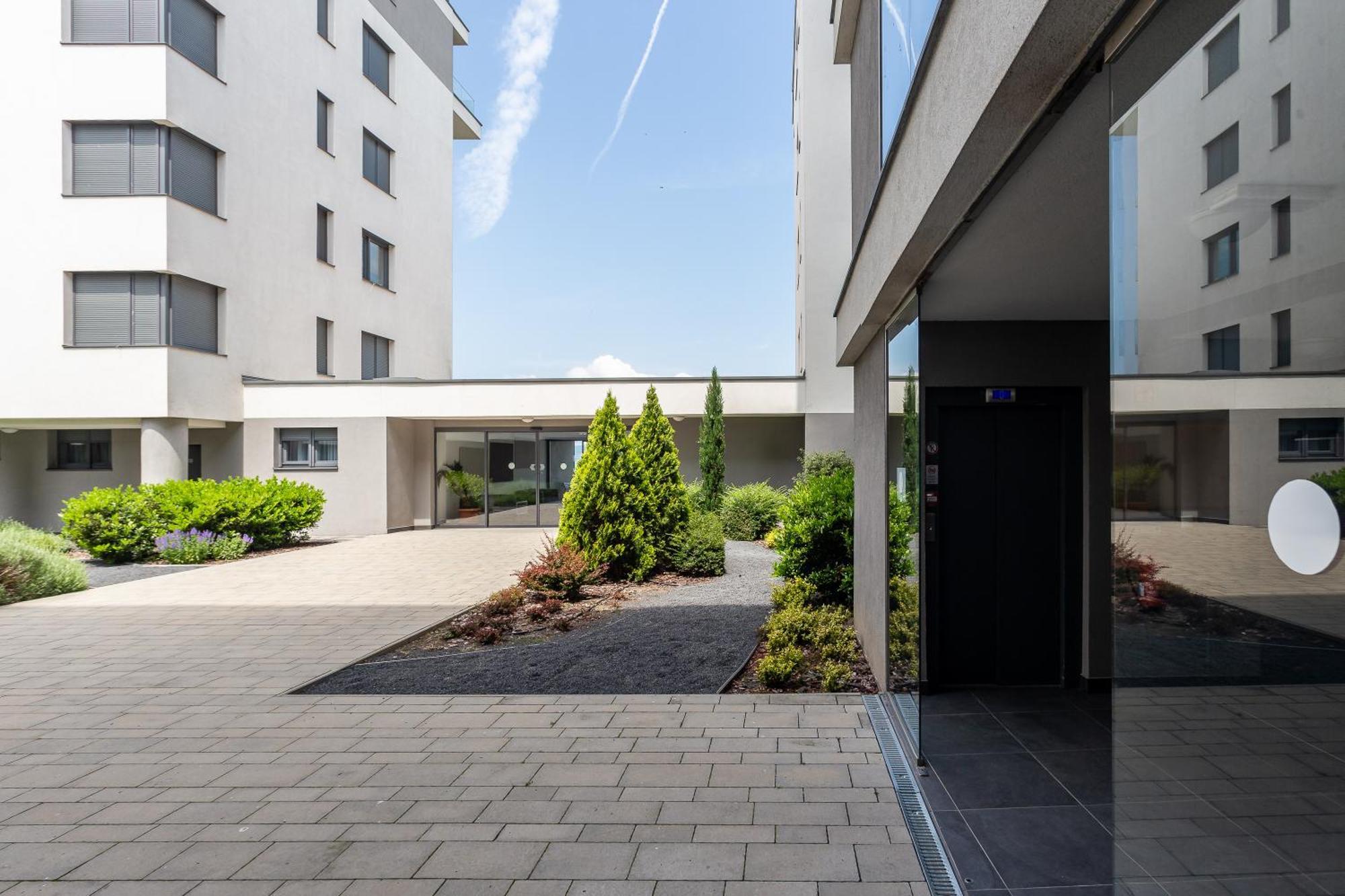 Lake Side Luxury Steps To The Lake Lela - Happy Rentals Balatonlelle Exteriér fotografie